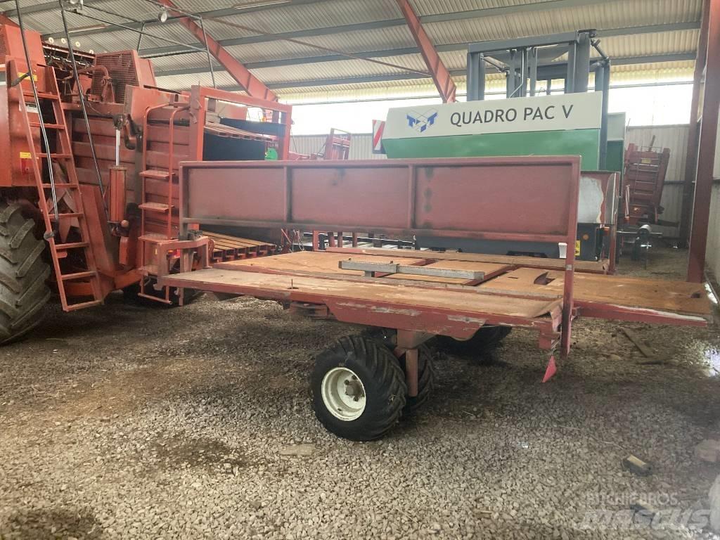 Hesston 4900 Prasy kostkujące