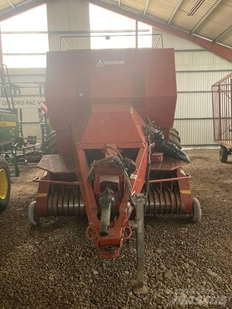 Hesston 4900 Prasy kostkujące