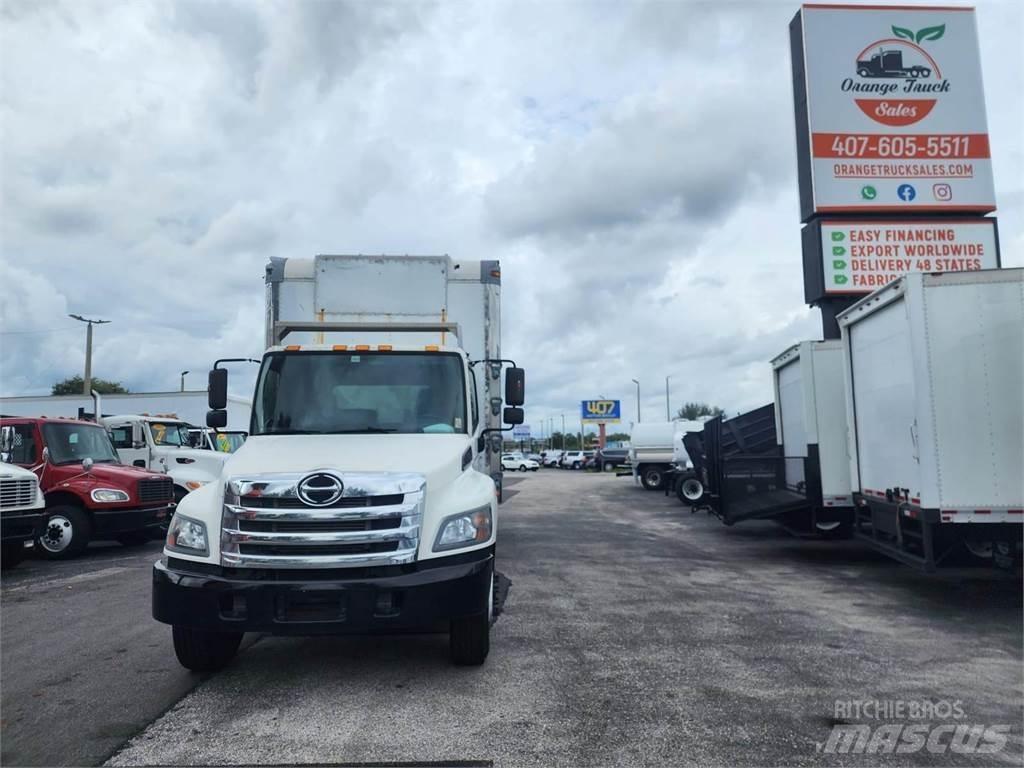Hino 338 Samochody ciężarowe ze skrzynią zamkniętą