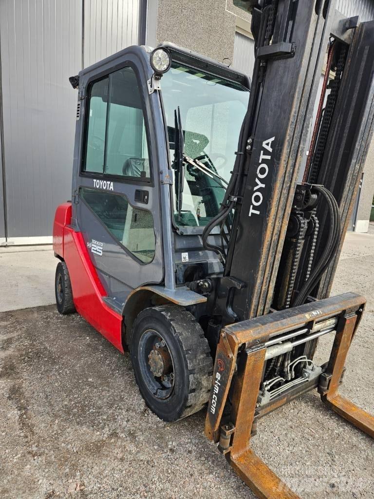 Toyota 02-8 FDF 25 Wózki Diesla