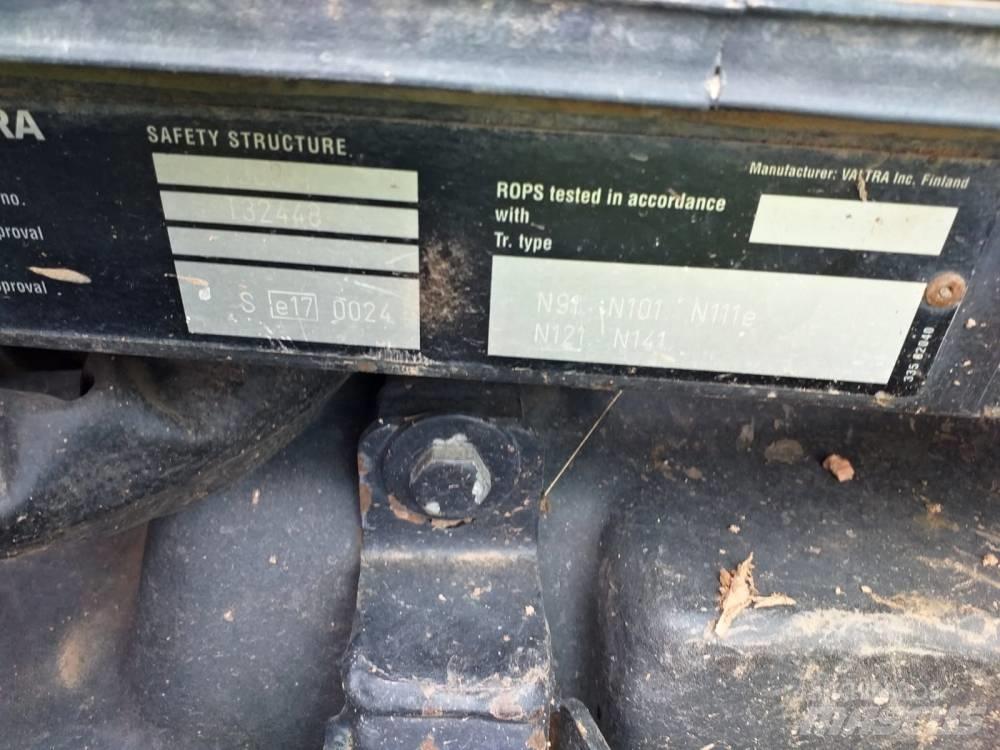 Valtra N121 Ciągniki rolnicze