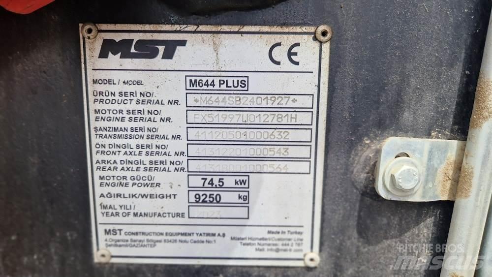 MST M644 PLUS Koparko-ładowarki