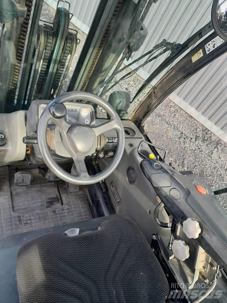 Mitsubishi FD 25 N Wózki Diesla