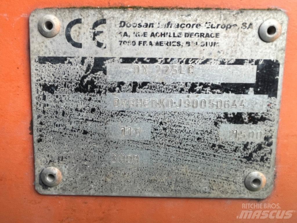 Doosan DX 225 LC Koparki z długim ramieniem