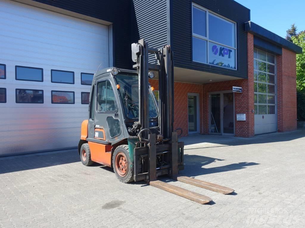 Nissan FGD 02A30Q Wózki Diesla