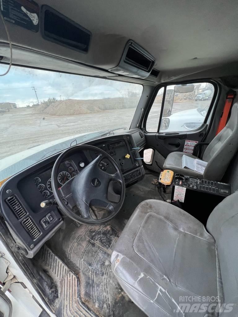 Freightliner SD 114 Inne