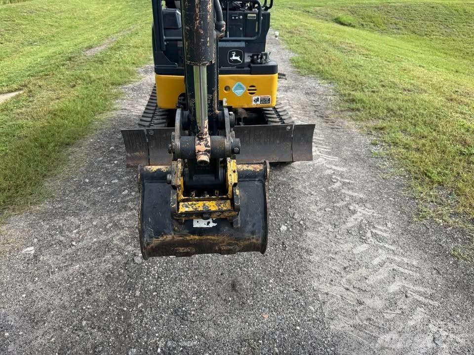 John Deere 17 G Minikoparki