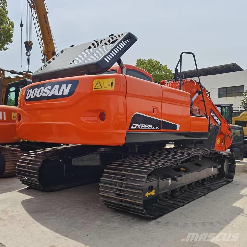 Doosan DX 225 Koparki gąsienicowe