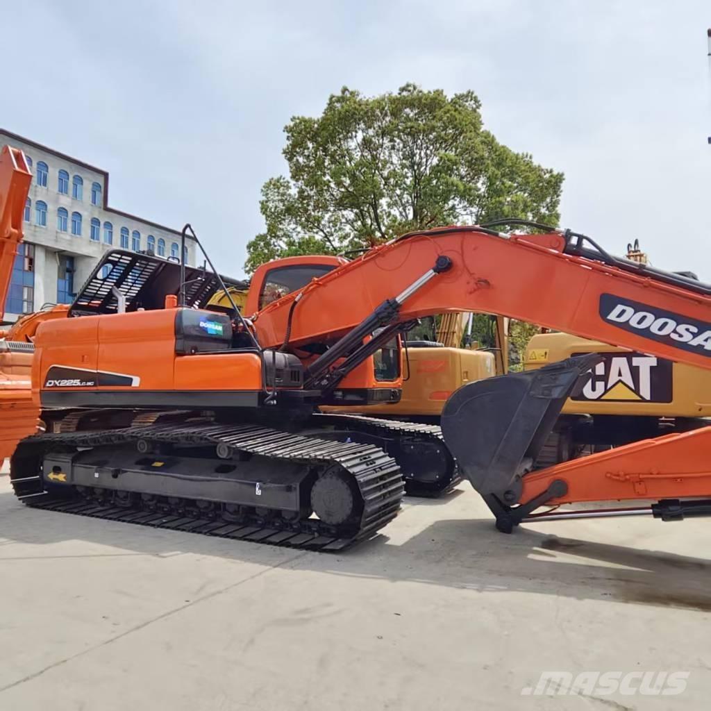 Doosan DX 225 Koparki gąsienicowe
