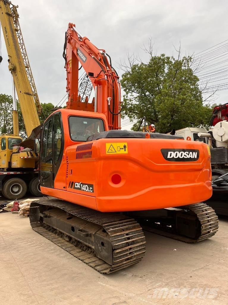 Doosan DX 140 LC Koparki gąsienicowe