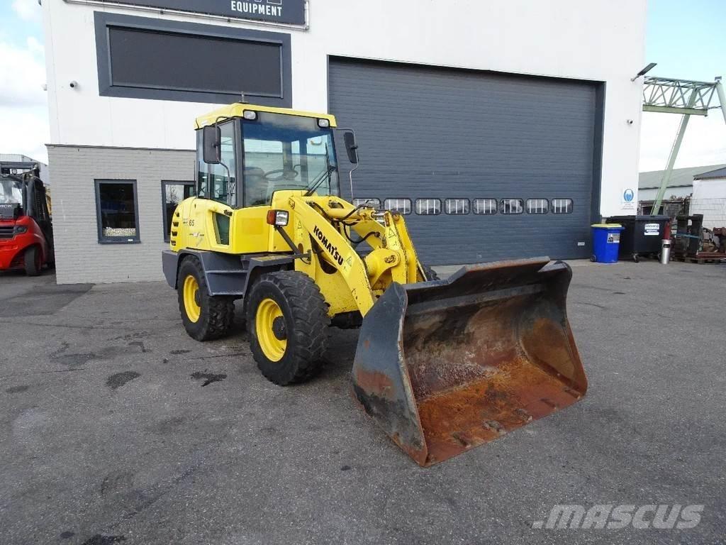 Komatsu WA65-3 Ładowarki kołowe