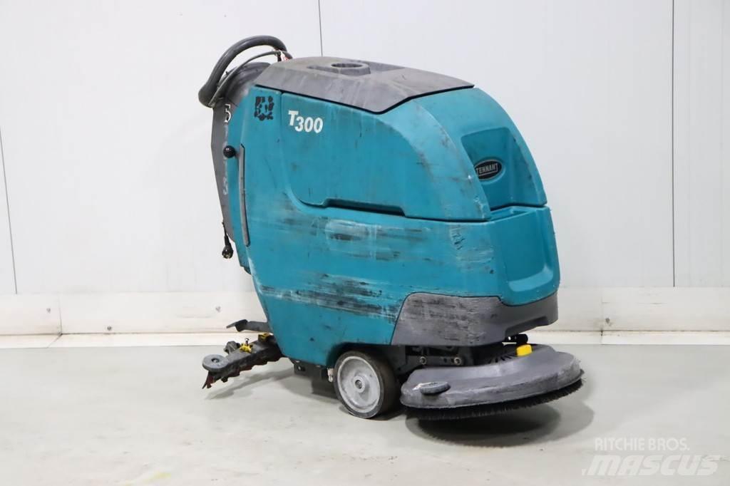 Tennant T300 Zamiatarki - Zgarniarki - Odśnieżarki