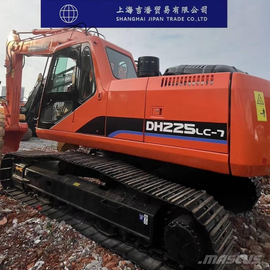 Doosan DH 225 Koparki gąsienicowe