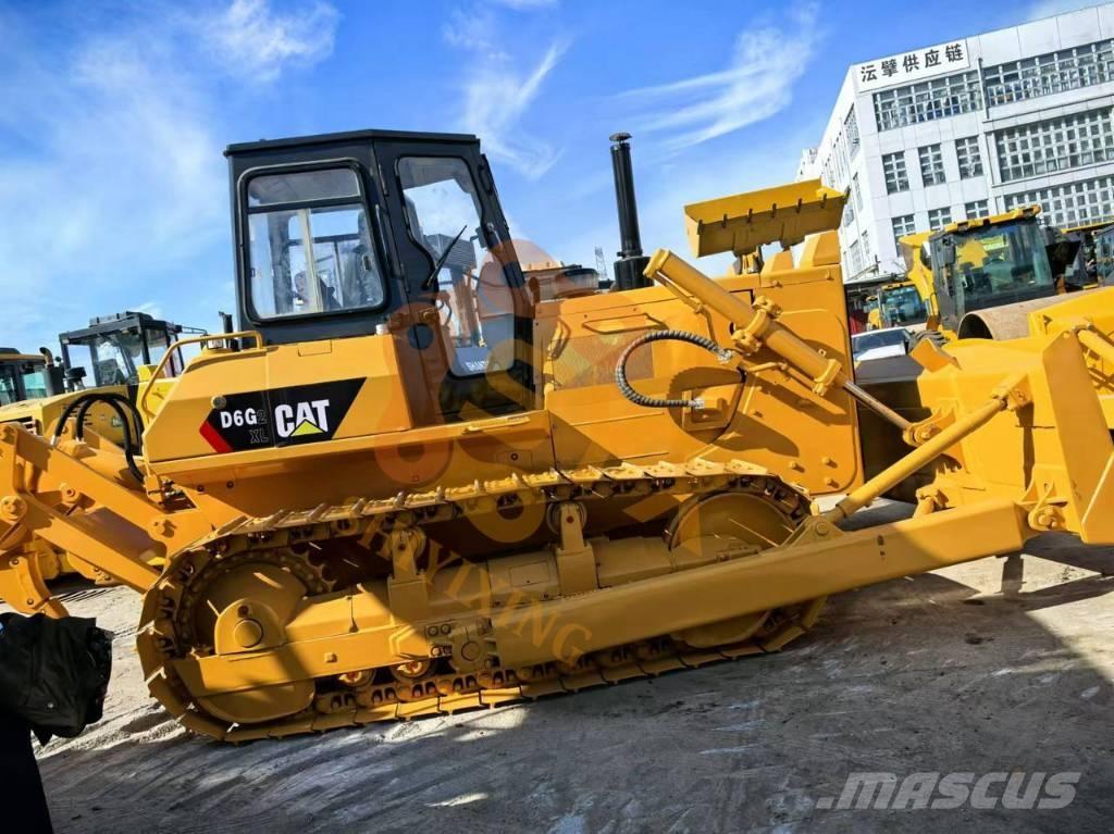 CAT D6G Spycharki gąsienicowe