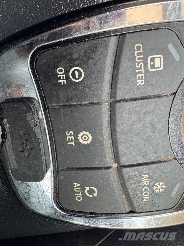 Hyundai HX140 LC Koparki gąsienicowe