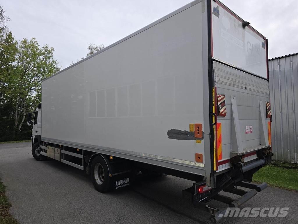 Volvo FM330 4X2 Samochody ciężarowe ze skrzynią zamkniętą