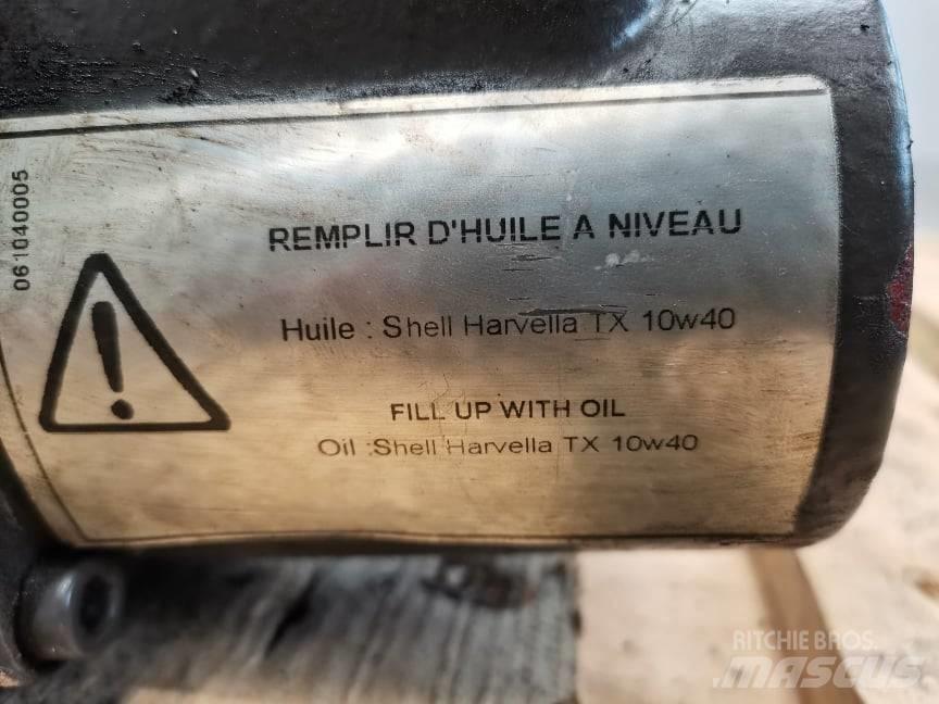 CLAAS Axion .... shaft Wysięgniki i ramiona