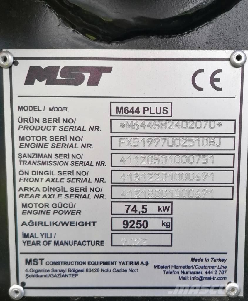 MST M644PLUS Koparko-ładowarki