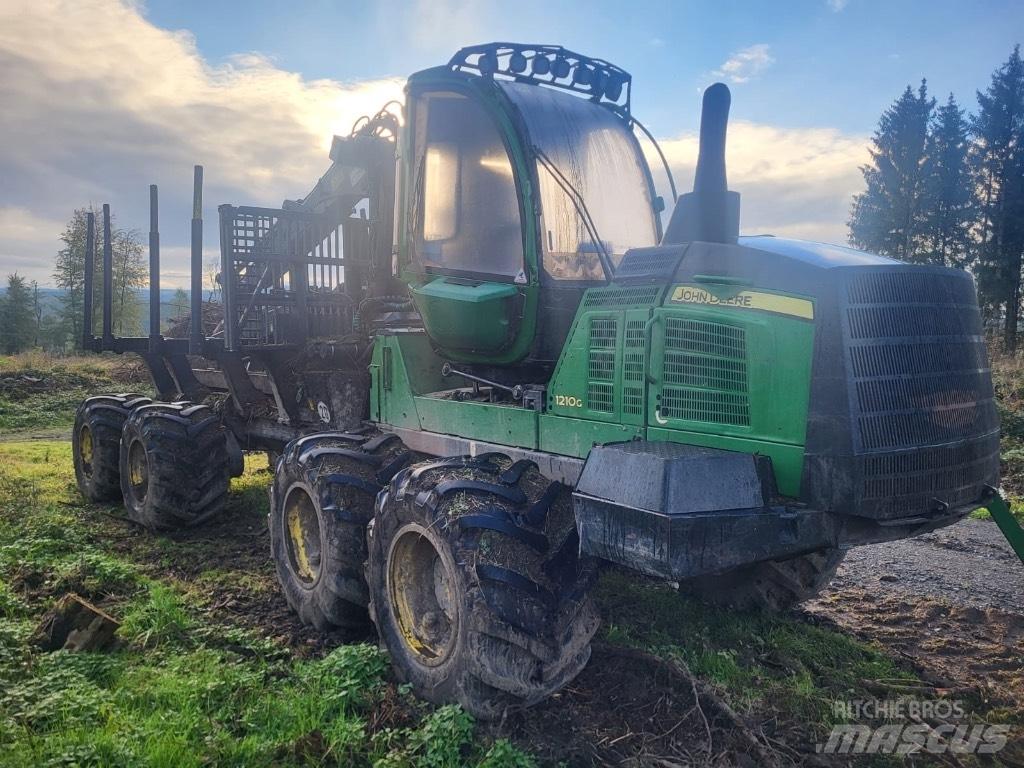 John Deere 1210 G Forwardery