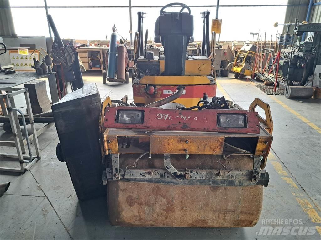 Dynapac CC102 Maszyny budowlane - Inne