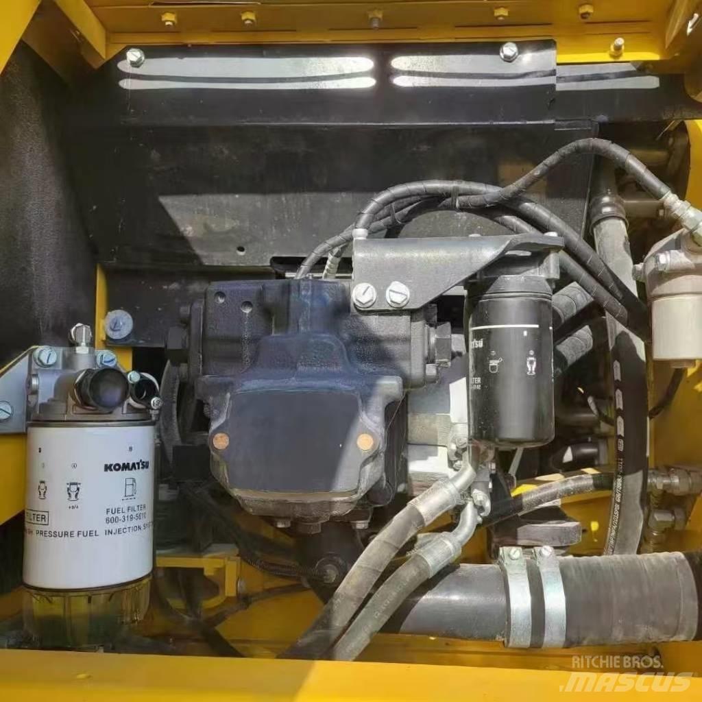 Komatsu 240LC-8 Koparki gąsienicowe