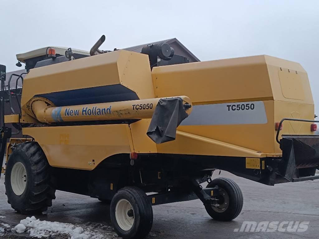 New Holland TC 5050 Kombajny zbożowe