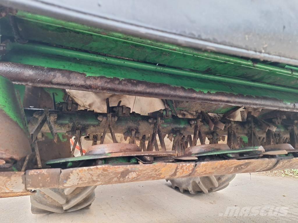 John Deere 131 Kosiarki ze wstępną obróbka paszy