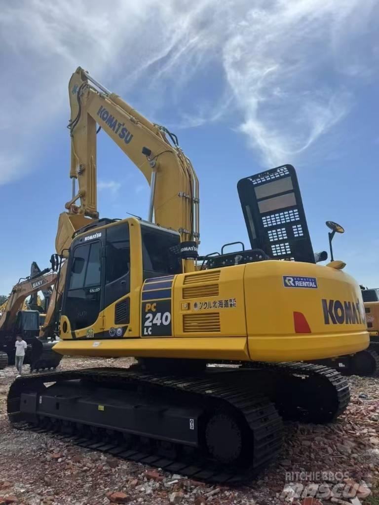 Komatsu 240LC-8 Koparki gąsienicowe