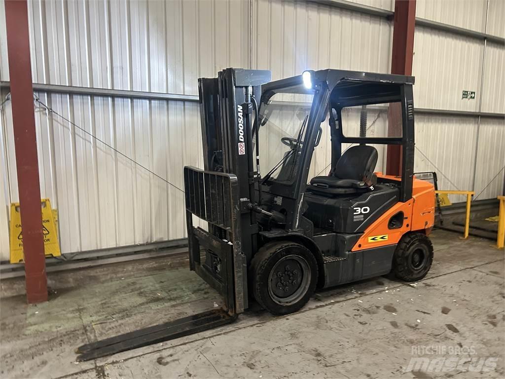 Doosan D30S-5 Wózki Diesla