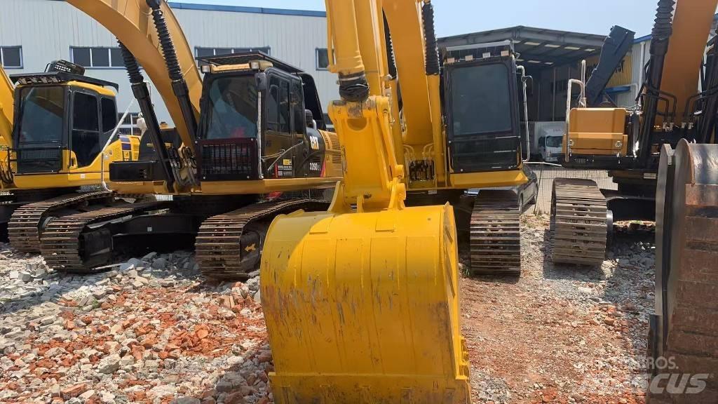 Komatsu PC 200 -8mo Koparki gąsienicowe