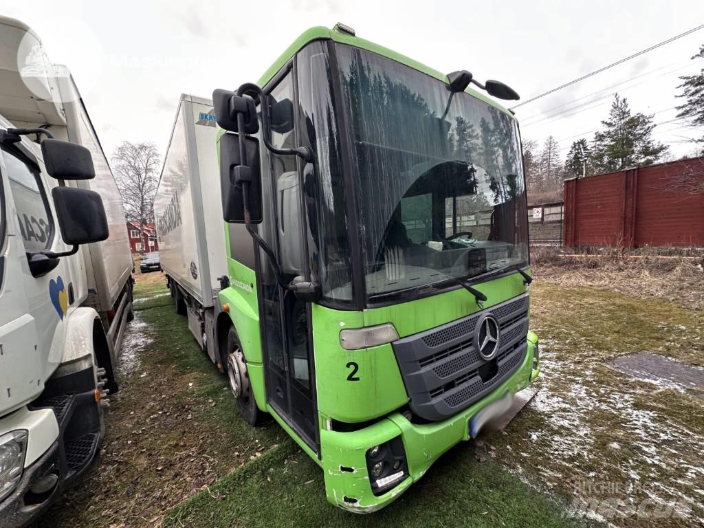 Mercedes-Benz Econic Samochody ciężarowe ze skrzynią zamkniętą