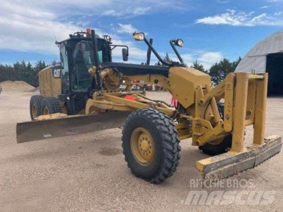 CAT 140 M 2 Równiarki