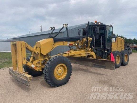 CAT 140 M 2 Równiarki