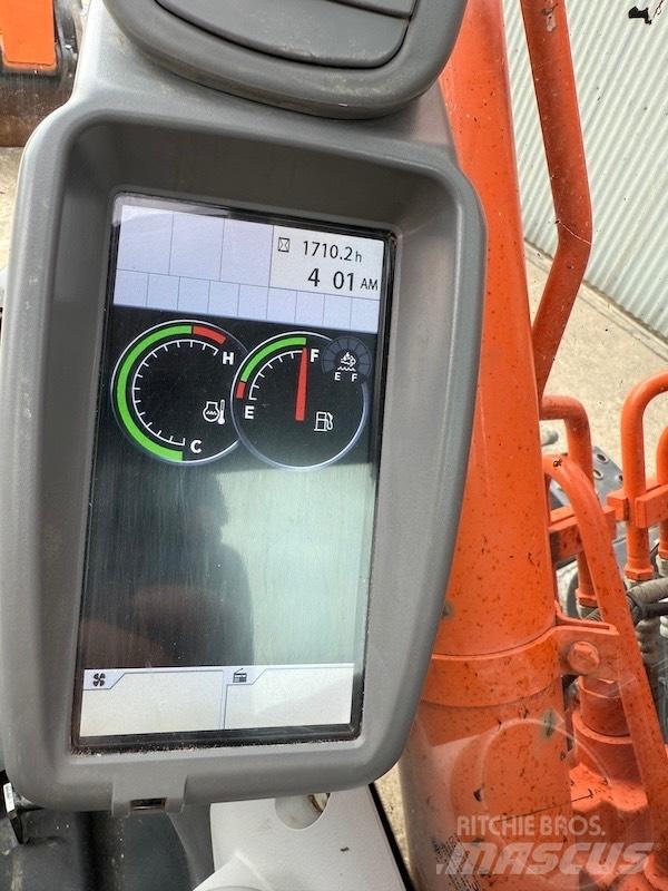 Hitachi ZX 135 US-6 Koparki gąsienicowe