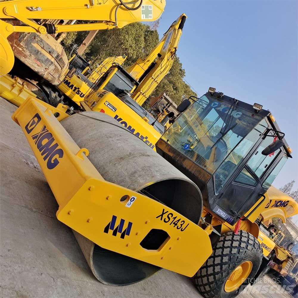 XCMG XS 142 J Walce jednobębnowe
