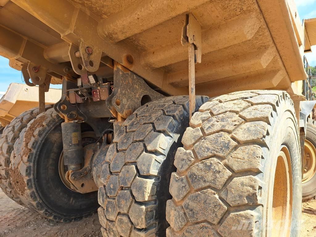 Komatsu HD605-7EO Wozidła sztywnoramowe