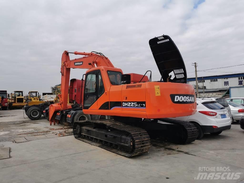 Doosan DH225 Koparki gąsienicowe