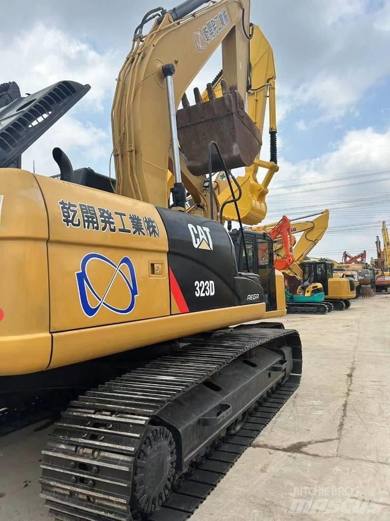 CAT CAT323D Koparki gąsienicowe