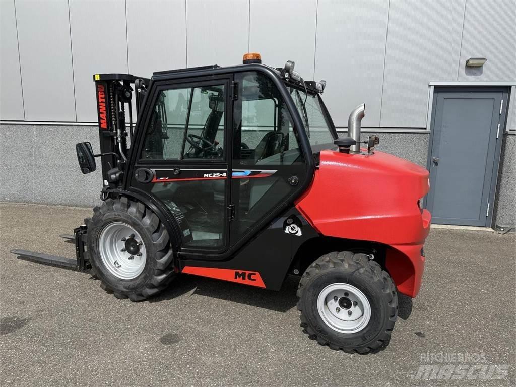 Manitou MC25-4 Wózki widłowe terenowe