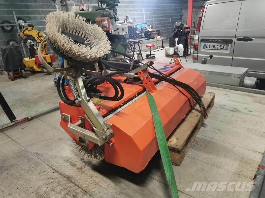 Tuchel Simplex 135HD Zamiatarki - Zgarniarki - Odśnieżarki