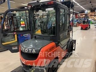 Toyota 02-8 FDJF 35 Wózki Diesla