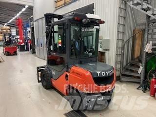 Toyota 02-8 FDJF 35 Wózki Diesla