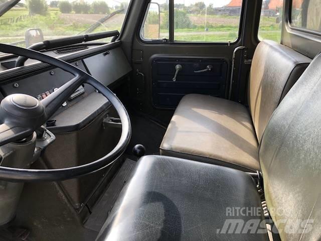 MAN 11-136 4T 4x4 Samochody ciężarowe ze skrzynią zamkniętą
