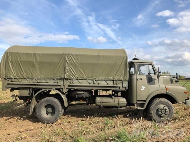 MAN 11-136 4T 4x4 Samochody ciężarowe ze skrzynią zamkniętą