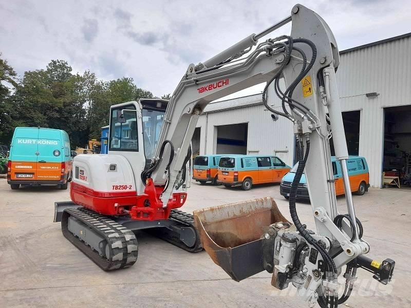 Takeuchi TB 250-2 Minikoparki