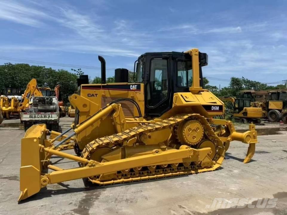 CAT D 6 M Spycharki gąsienicowe