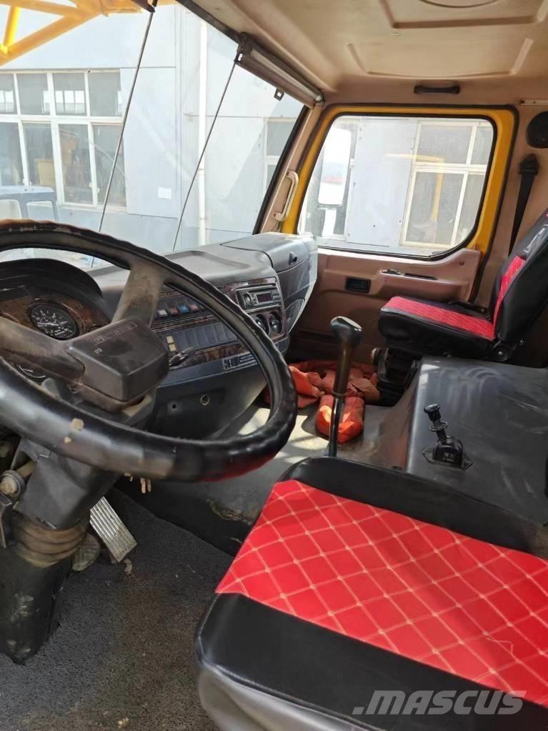 XCMG QY 70 K Żurawie terenowe