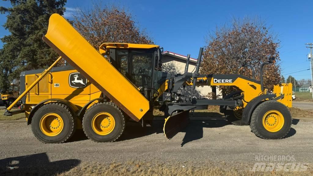 John Deere 872 G Równiarki