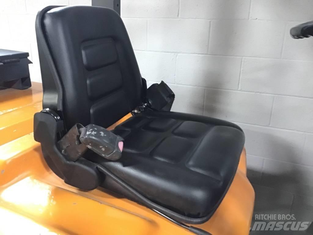 Toyota 02-5 FD 30 Wózki widłowe inne