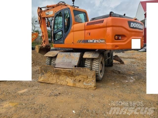 Doosan DX 210 W Koparki kołowe